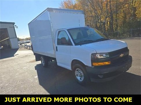 Used 2021 Chevrolet Express 3500 image 2