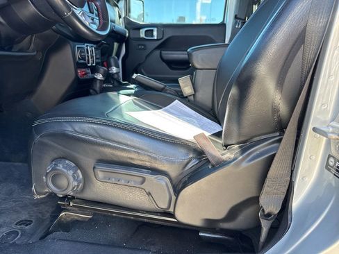 Used 2022 Jeep Gladiator Rubicon w/ Trailer Tow Package image 8