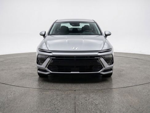 Used 2025 Hyundai Sonata SEL FWD image 2