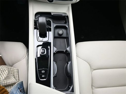 New 2026 Volvo V60 B5 Cross Country Plus w/ Protection Package Premier image 16