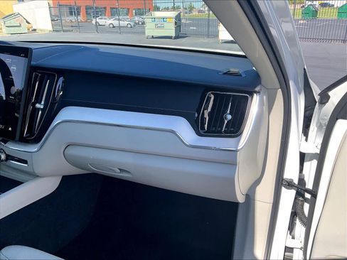 Used 2026 Volvo XC60 B5 Ultra w/ Climate Package AWD/4WD image 19