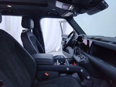 Used 2023 Land Rover Defender 110 V8 image 22