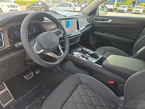 New 2026 Volkswagen Atlas SEL Premium R-Line image 18