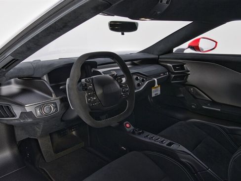 Used 2020 Ford GT Carbon Series image 16
