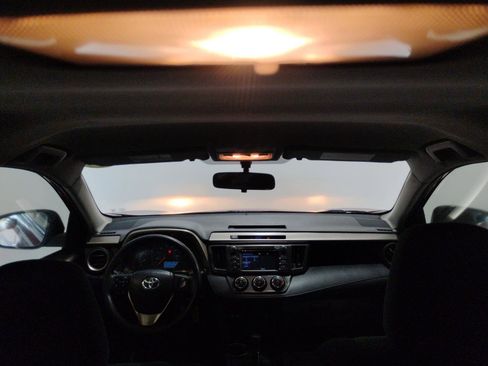 Used 2015 Toyota RAV4 LE FWD image 12
