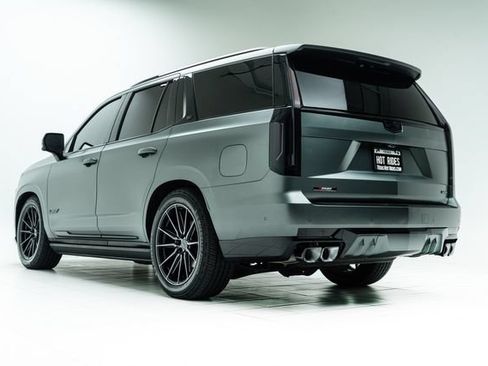 Used 2023 Cadillac Escalade V AWD/4WD image 17
