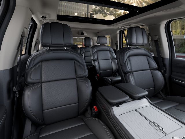 New 2027 Lincoln Navigator Reserve AWD/4WD image 11