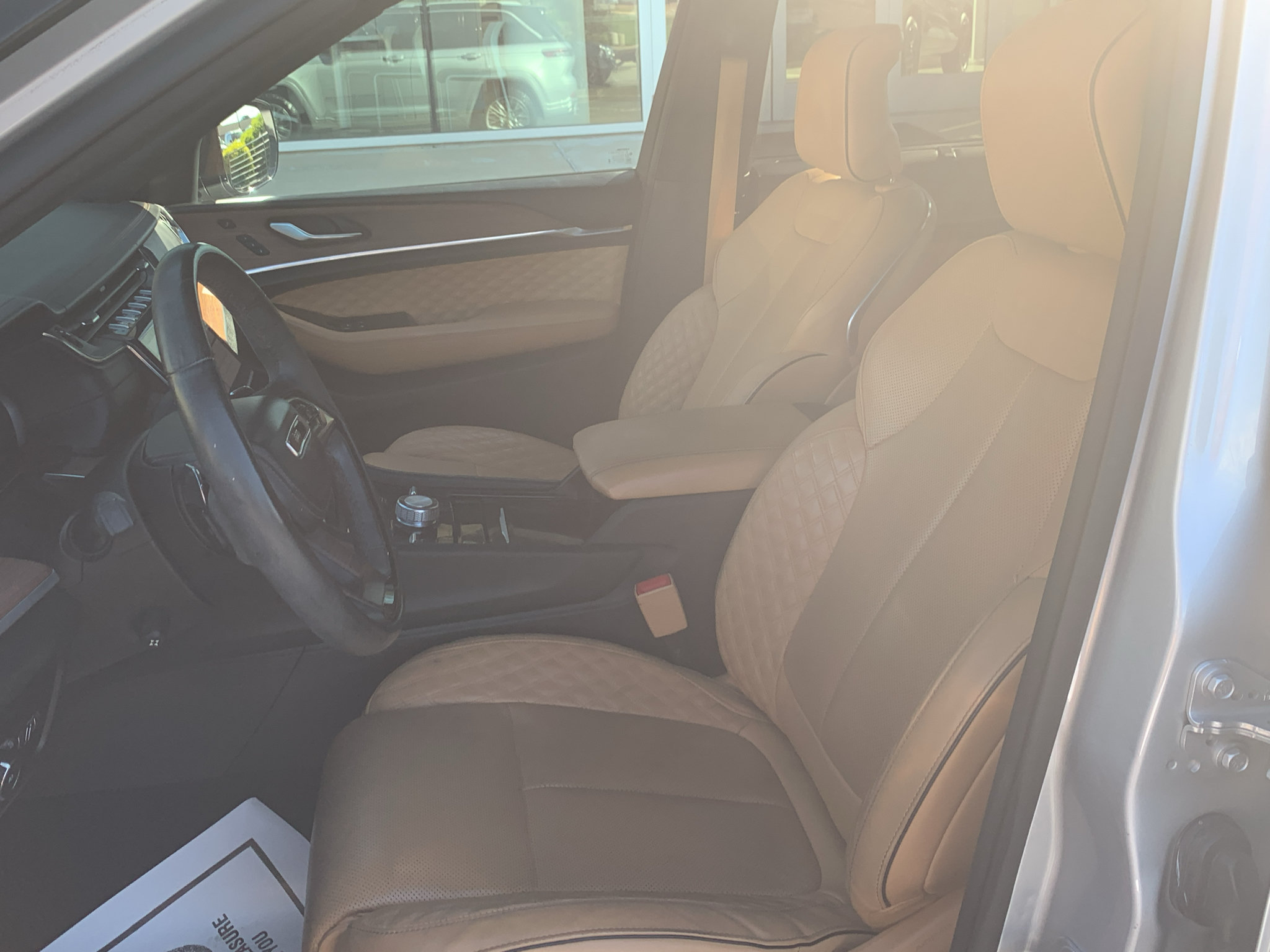 Used 2023 Jeep Grand Cherokee Summit w/ Luxury Tech Group V AWD/4WD image 13