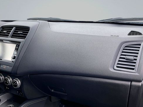 Used 2025 Mitsubishi Outlander Sport AWD image 17