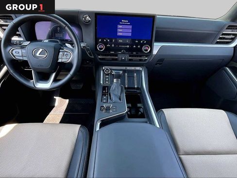 Used 2025 Lexus GX 550 AWD/4WD image 15