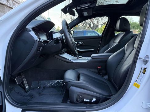 Used 2019 BMW 330i Sedan w/ M Sport Package image 23