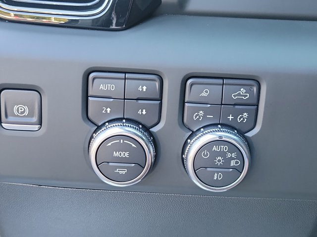 Used 2024 GMC Sierra 2500 AT4 w/ AT4 Preferred Package AWD/4WD image 27