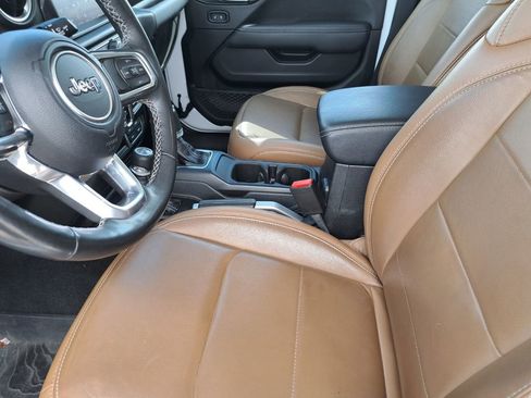 Used 2023 Jeep Wrangler Unlimited Sahara w/ Cold Weather Group image 18