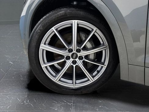 Used 2023 Audi Q5 e Prestige w/ Prestige Package image 38