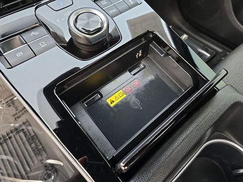 Used 2023 Toyota bZ4X XLE image 18