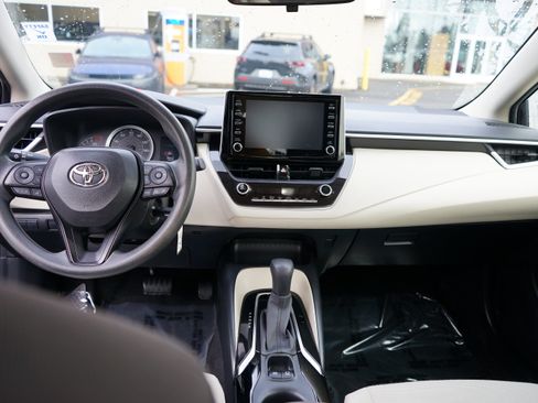 Used 2020 Toyota Corolla LE image 14