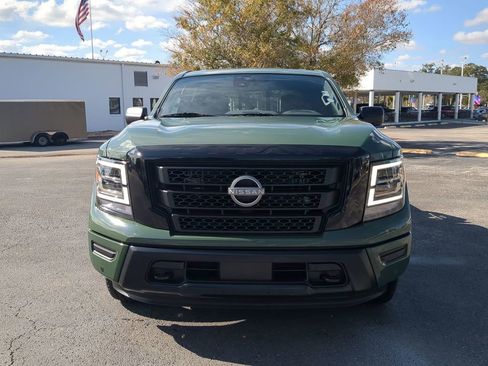 Used 2024 Nissan Titan SV w/ SV Bronze Edition Package image 8