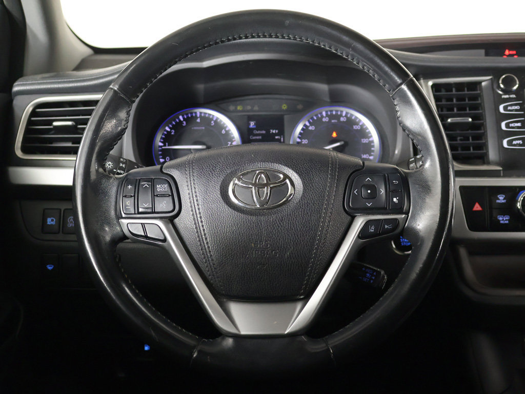 Used 2017 Toyota Highlander XLE w/ Carpet Mat Package AWD/4WD image 37