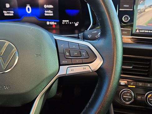 Certified 2022 Volkswagen Jetta SE w/ Panoramic Sunroof Package image 18