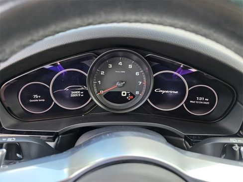 Used 2022 Porsche Cayenne image 23