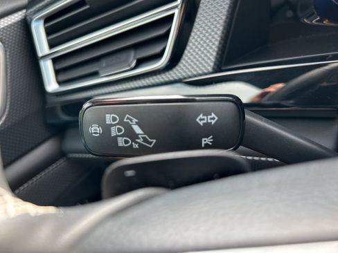 Used 2025 Volkswagen Atlas Cross Sport SEL image 23