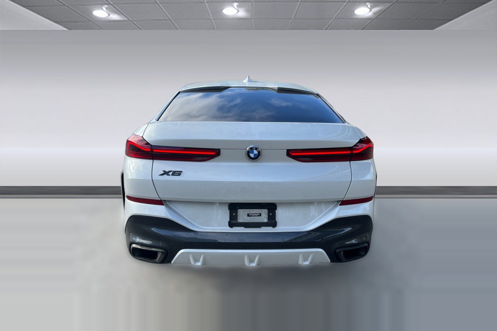 Used 2023 BMW X6 xDrive40i w/ M Sport Package AWD/4WD image 5