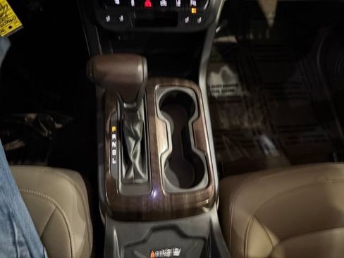 Used 2020 GMC Canyon SLT w/ Driver Alert Package AWD/4WD image 19