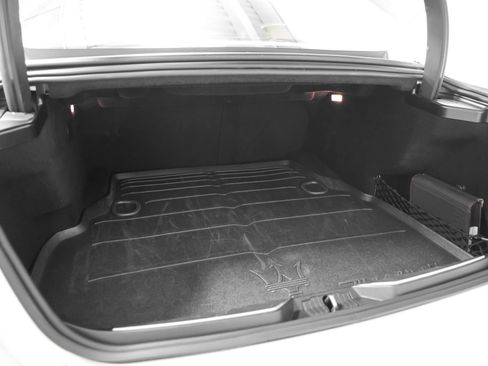 Used 2023 Maserati Quattroporte Modena RWD image 21