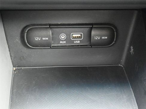 Used 2017 Kia Niro EX image 15