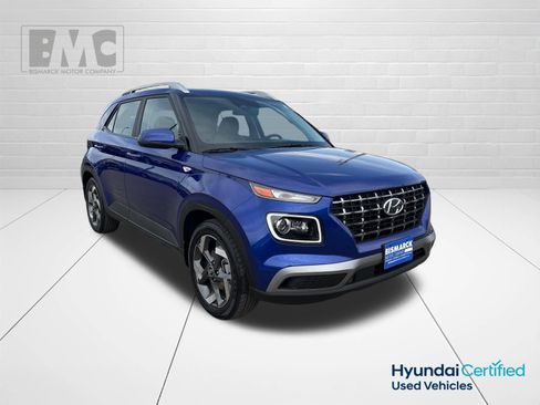 Used 2023 Hyundai Venue Limited FWD image 2