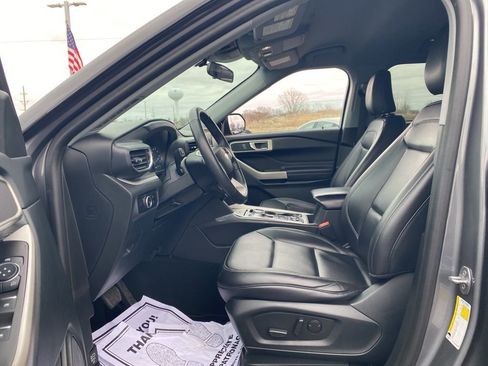 Certified 2023 Ford Explorer XLT w/ Equipment Group 202A image 17