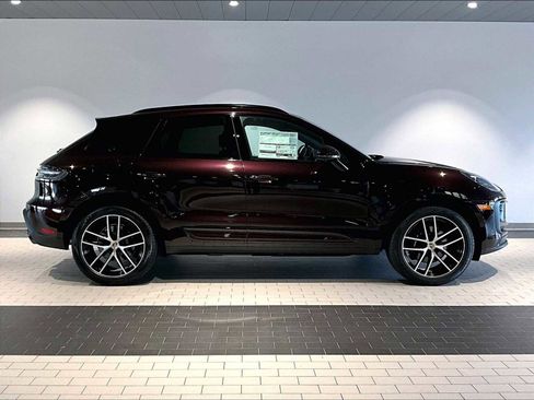 New 2026 Porsche Macan image 8