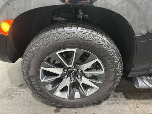 Certified 2024 Chevrolet Tahoe Z71 w/ Luxury Package image 8