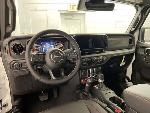 New 2025 Jeep Gladiator Rubicon w/ Safety Group image 10