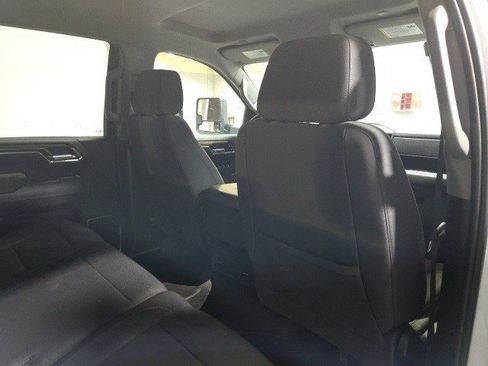 Used 2024 Chevrolet Silverado 3500 LT image 6