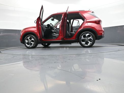 Certified 2023 Hyundai Venue Limited FWD image 48