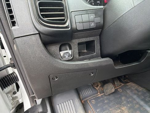 Used 2025 RAM ProMaster 2500 FWD image 15