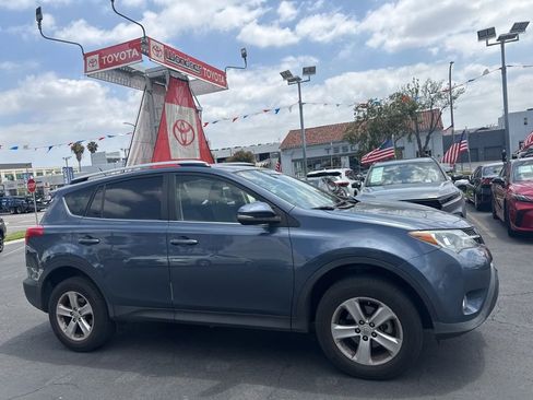 Used 2014 Toyota RAV4 XLE FWD image 3