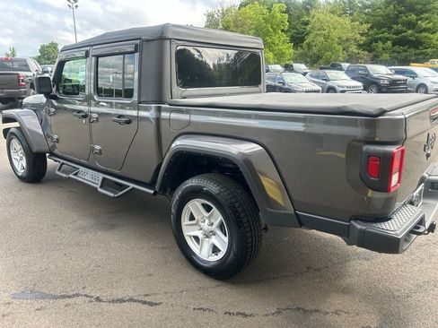 Used 2022 Jeep Gladiator Sport AWD/4WD image 4
