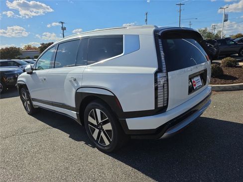 New 2026 Hyundai Ioniq 9 SEL image 8