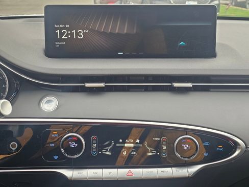 Certified 2025 Genesis GV70 3.5T Sport image 13