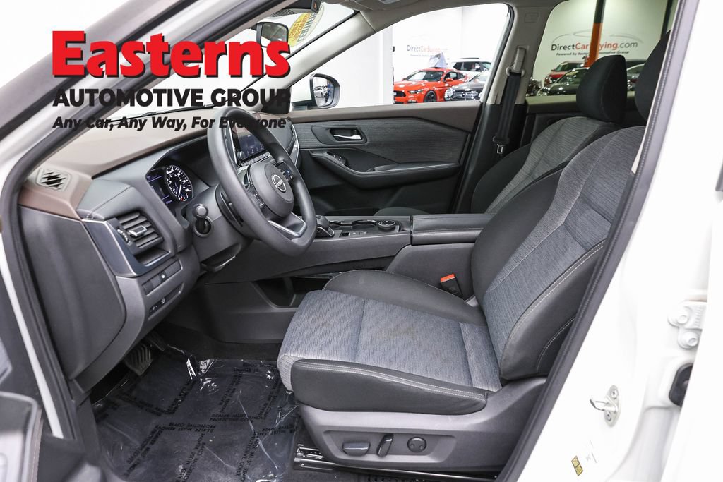 Used 2023 Nissan Rogue SV AWD/4WD image 14