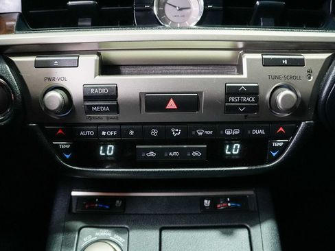 Used 2015 Lexus ES 350 w/ Premium Package FWD image 14