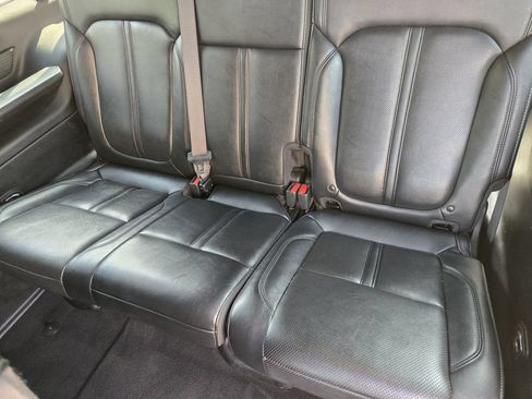 Used 2024 Jeep Wagoneer L Series II w/ Flexible Seating Group RWD image 30