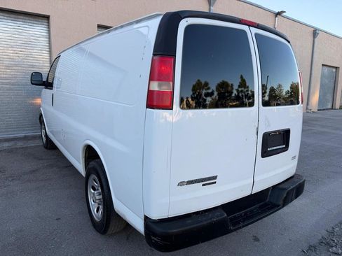 Used 2011 Chevrolet Express 1500 RWD image 14