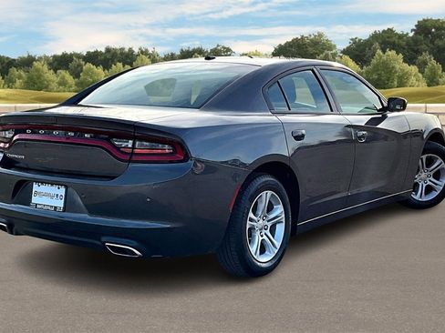 Used 2019 Dodge Charger SXT image 12