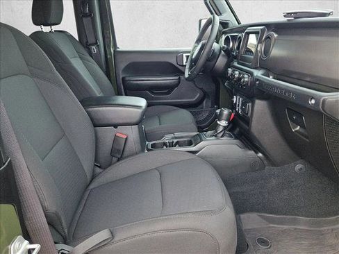 Used 2023 Jeep Wrangler Sport S image 19