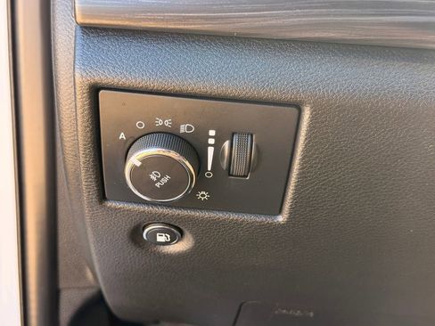 Used 2022 Jeep Grand Cherokee Laredo X AWD/4WD image 25