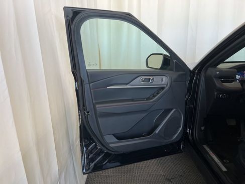 Used 2025 Ford Explorer ST-Line AWD/4WD image 17