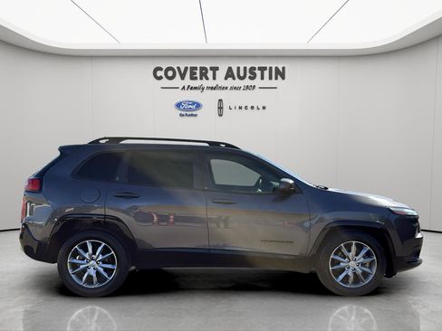 Used 2018 Jeep Cherokee Latitude image 6